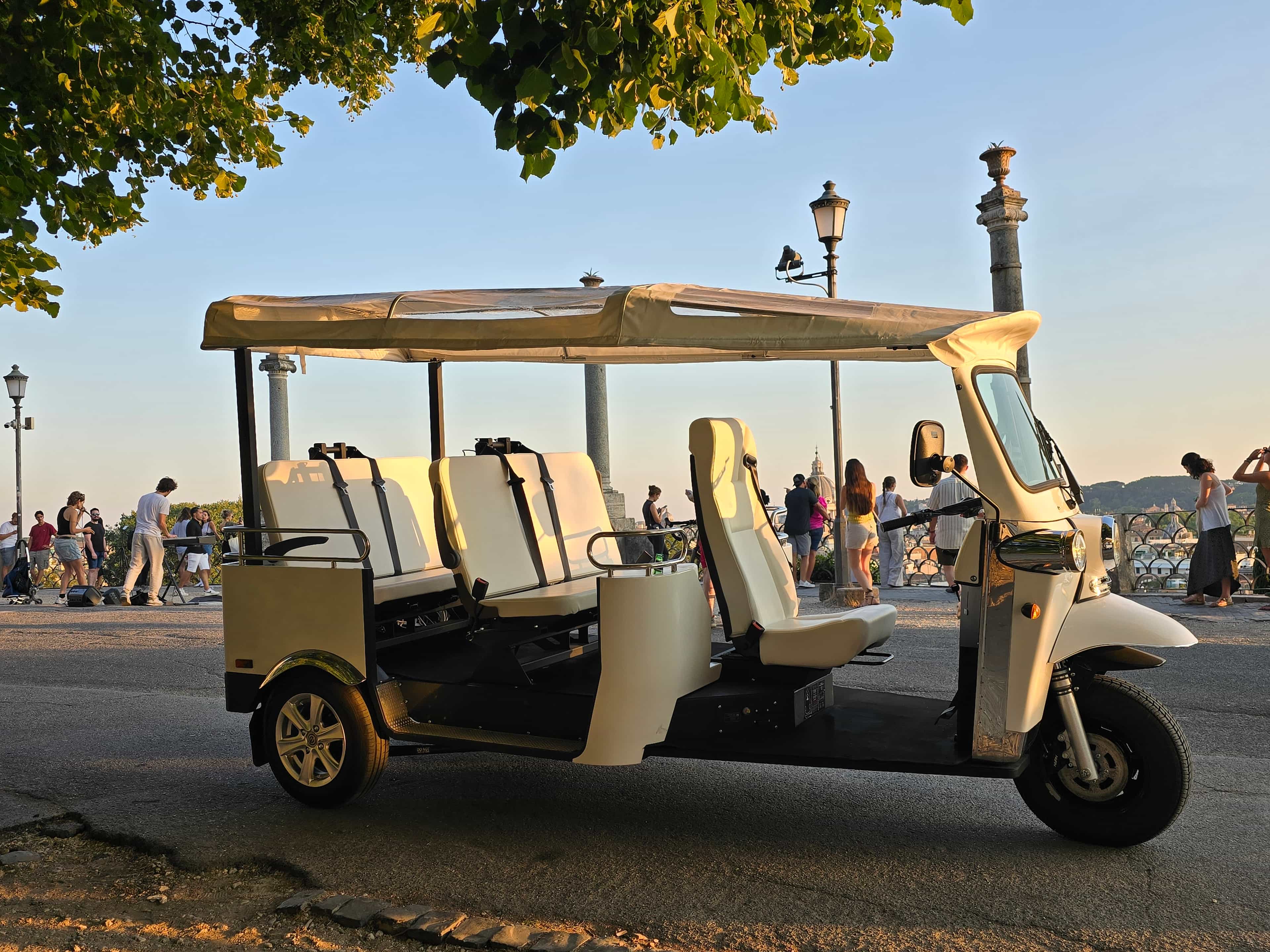 Rome: Private Tour With Tuk Tuk Electric In The City