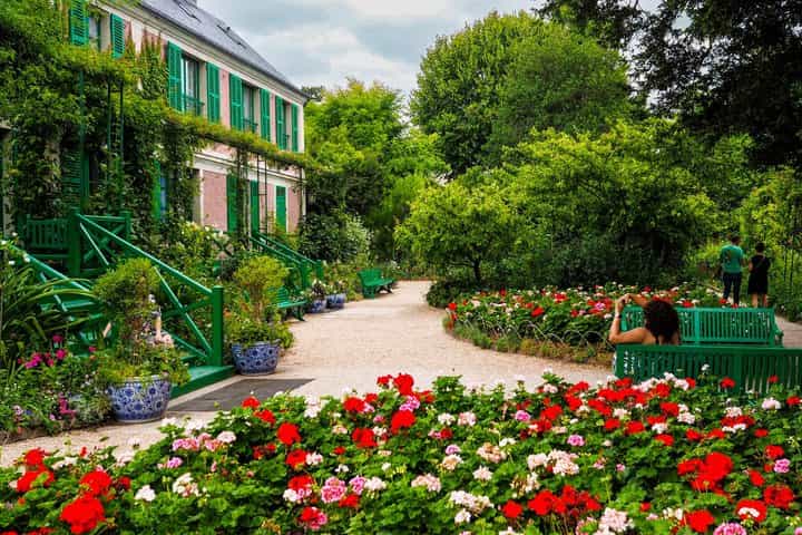 Monet’s Giverny & Vernon Old Mill - Small Group(2-6) from Paris
