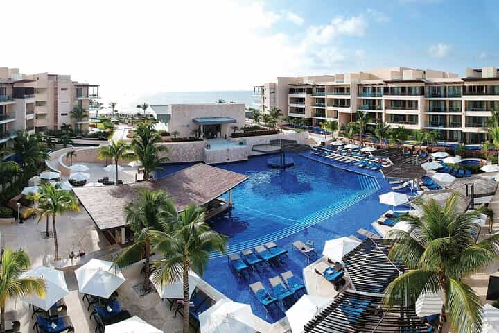 Private Transfer from Hideaway at Royalton Riviera Cancun to Cancun Airport