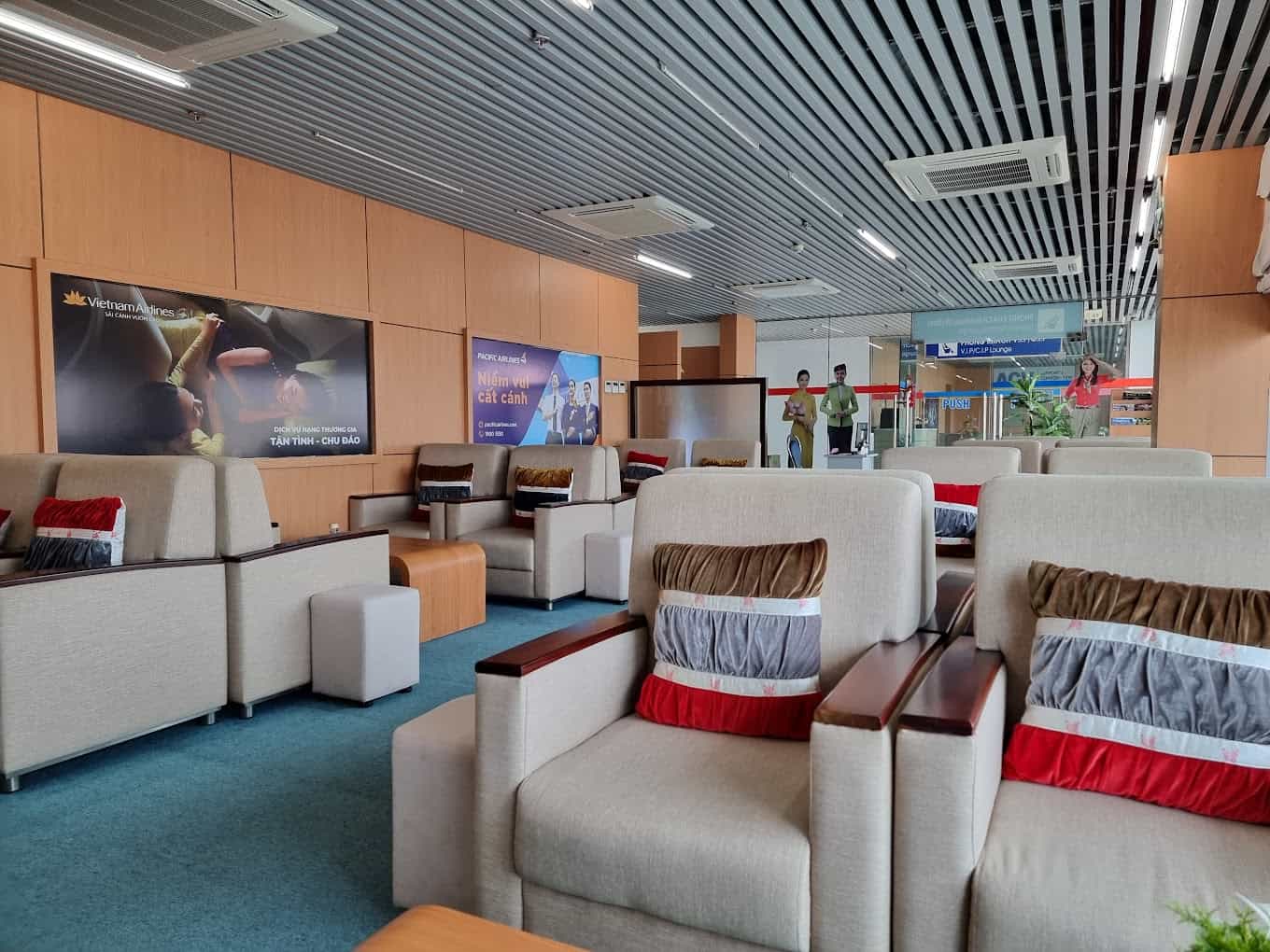 AIRPORT LOUNGE - DOM - TUY HOA AIRPORT