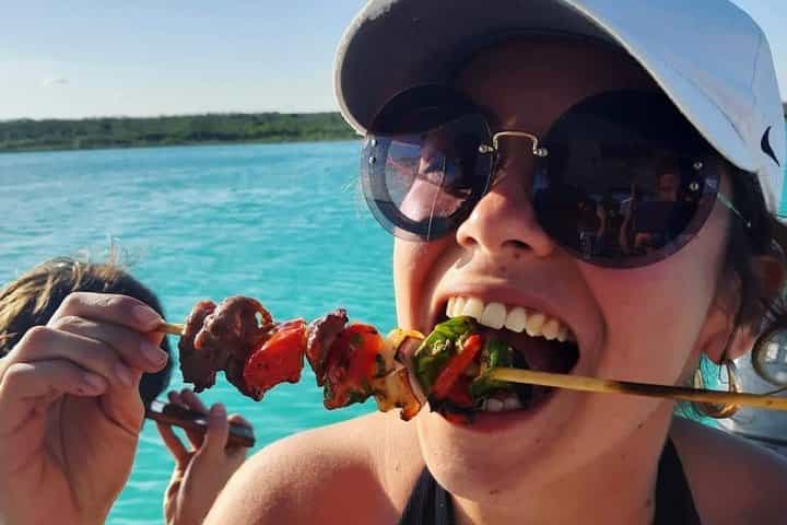 Laguna Grill - Barco Privado con Parrillada a Bordo y Bebidas