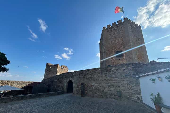 Discover Monsaraz and the Art DA Olaria in S. Pedro do Corval
