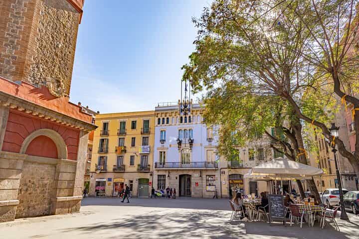 Gràcia Neighborhood Tour with Vermouth and Local Tastings