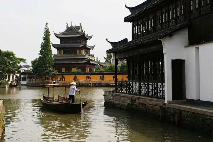 A Day in the "Venice of the East": The Perfect Suzhou Spanish/English Day Trip from Shanghai（high-speed train）