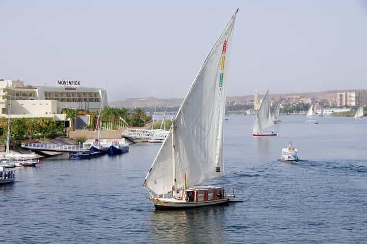 Sailing Egyptian felucca ride on the Nile in Cairo with lunch including transfer 