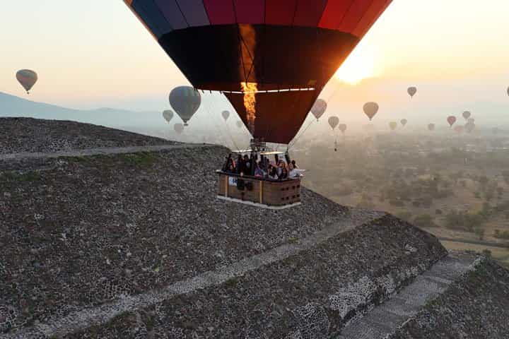 Balloon Flight+La Gruta bkfast+Teotihuacan Tour from Mexico City