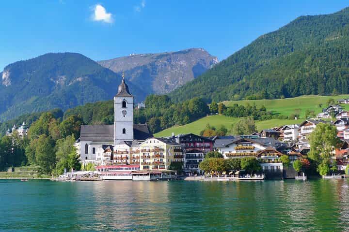 Private Tour Salzburg - St. Gilgen - Hallstatt with Local Driver