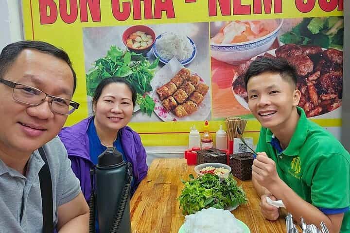 GROUP or PRIVATE Hanoi Street Walking Tour with AUTHENTIC Foodie