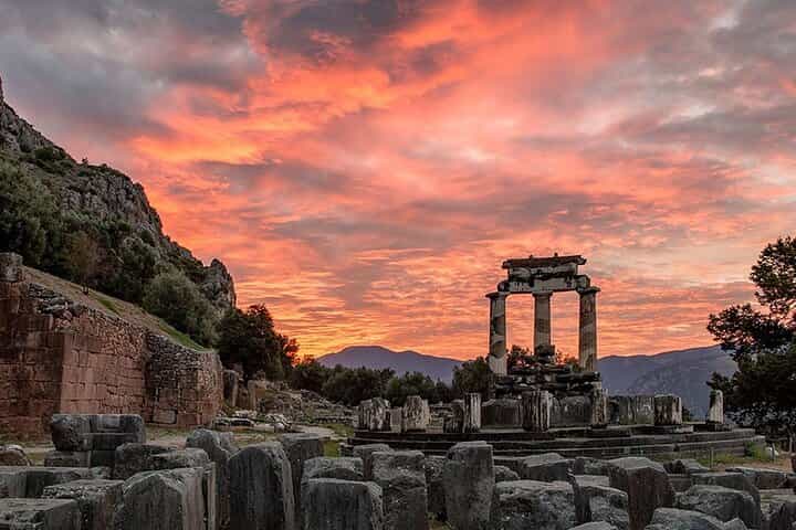 Private Excursion to Delphi & Arachova from Itea port