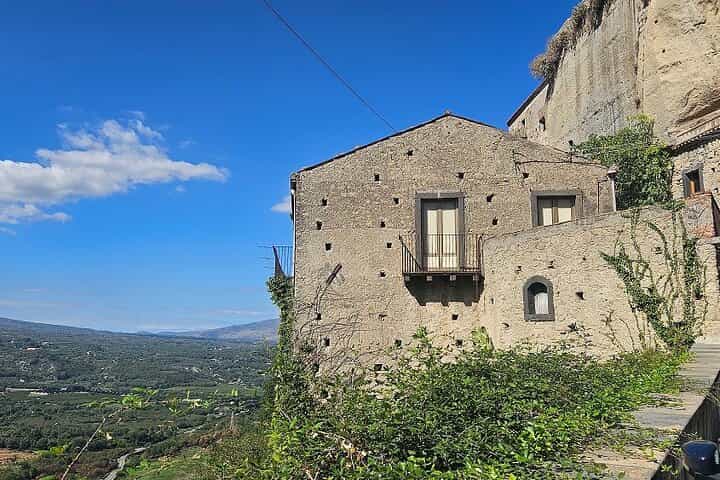 CASTIGLIONE & WINE TASTING