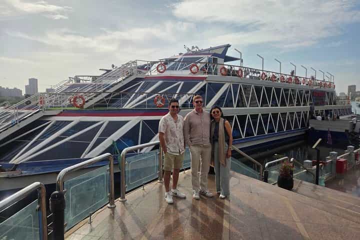 Cairo Luxury Nile Dinner Cruise with Open Buffet,Belly Dance Show