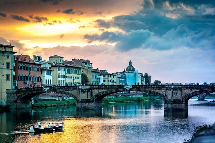Florence Sunset Private Boat Experience with Prosecco