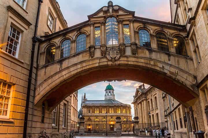 Heathrow Airport to Oxford University Arrival Transfer