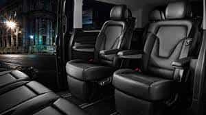 Private Transfer:  Reykjavík →  Keflavik Airport MPV  / SUV 5–6 Pax (standard)