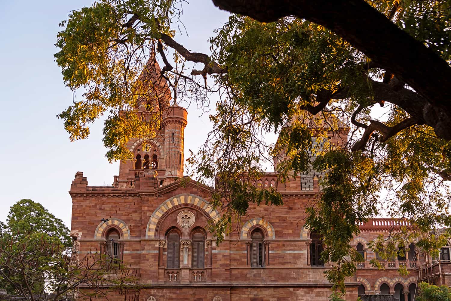 BHUJ AND BEYOND: EXPLORING KUTCH