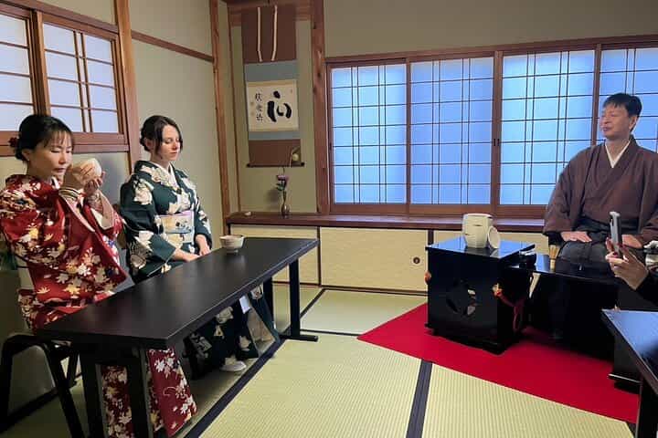 Kangetsu : Tea Ceremony in 150 Years Old Townhouse with Tables and Chairs Kyoto Ninenzaka