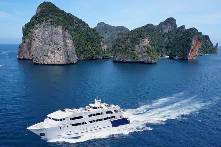 Phi Phi Islands Trip by Ferry Yacht from Phuket