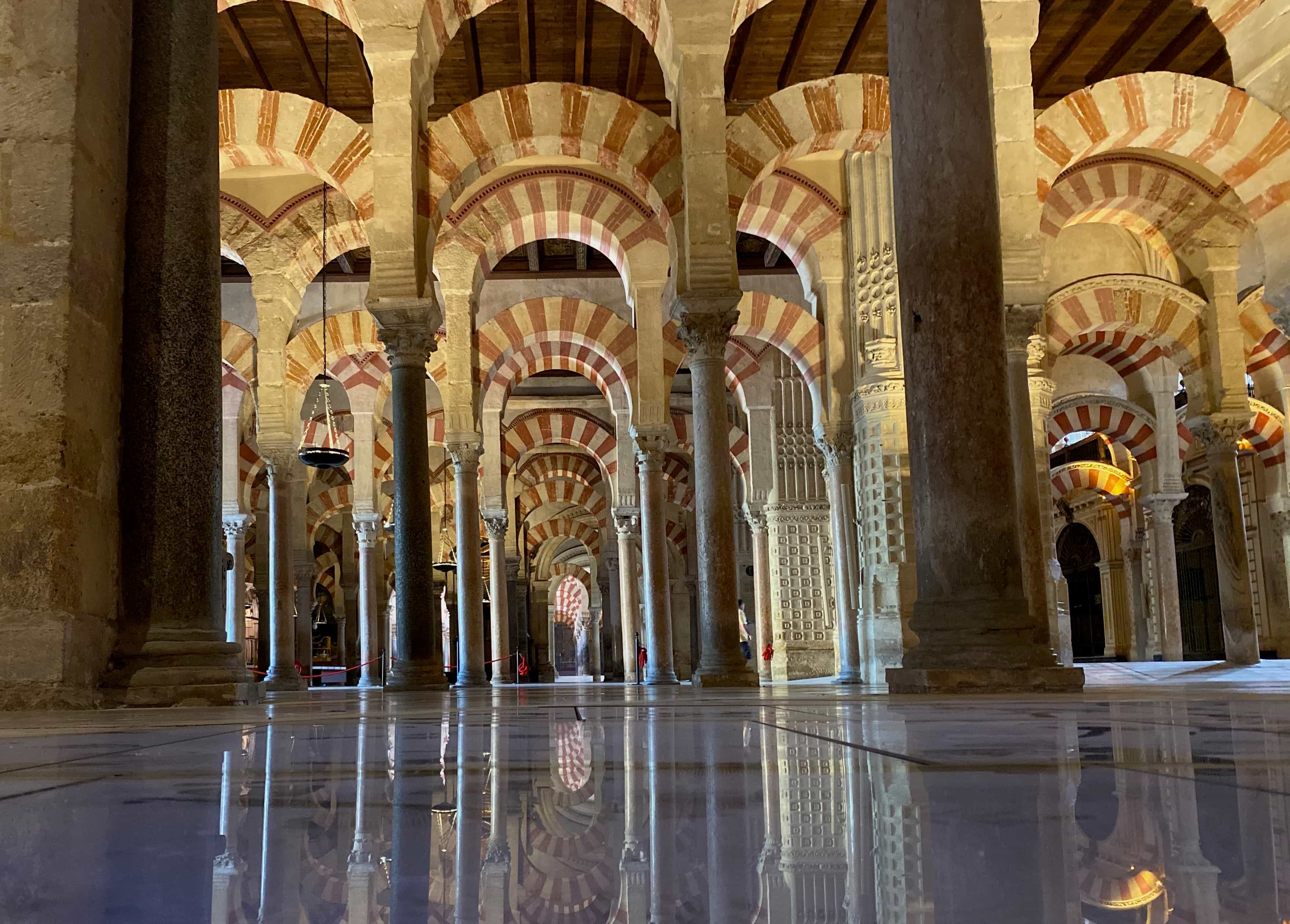 Visita la Mezquita-Catedral. No incluye ticket de entrada