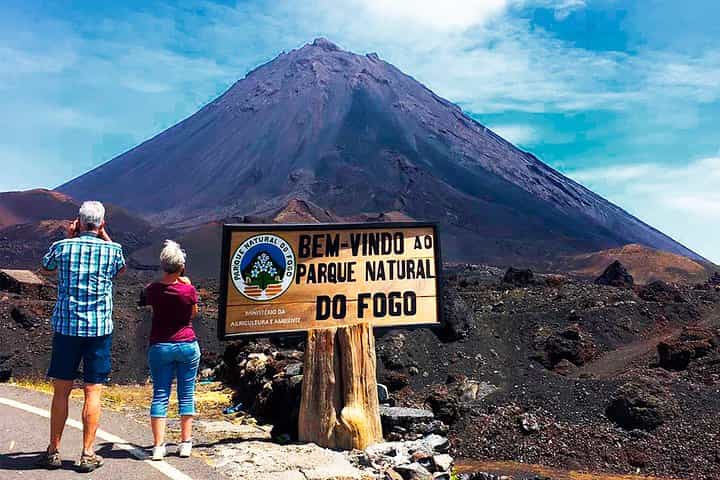 From São Filipe: 6-Hour Guided Tour to Fogo's Active Volcano with Tasting 