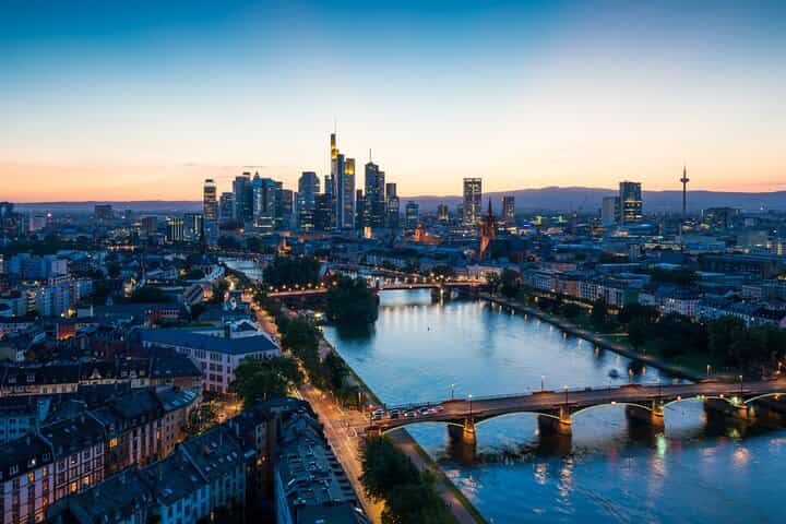Frankfurt Scavenger Hunt & Highlights Self-Guided Walking Tour