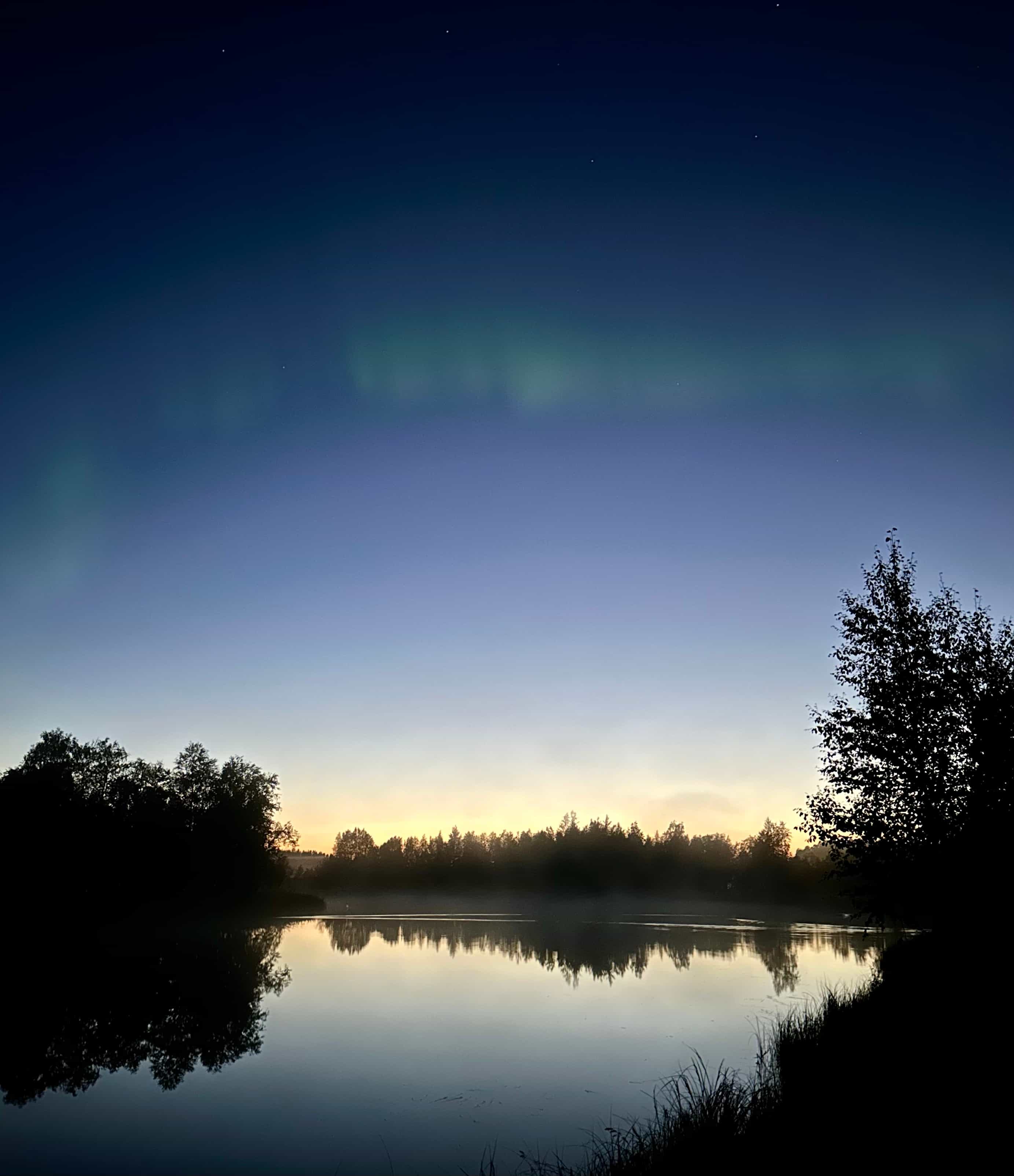 PRIVATE Northern lights tour to Lake Inari by boat, BBQ dinner in Aurora Island