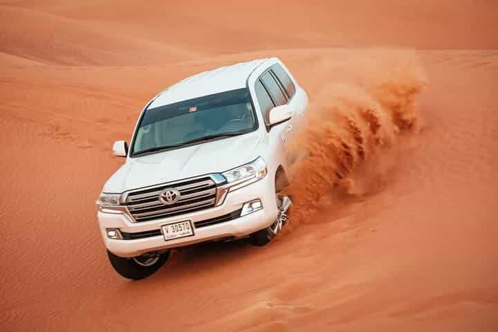 Ultimate Red Dunes Safari with BBQ Dinner and Shows
