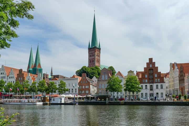 Lübeck Scavenger Hunt & Highlights Self-Guided Walking Tour