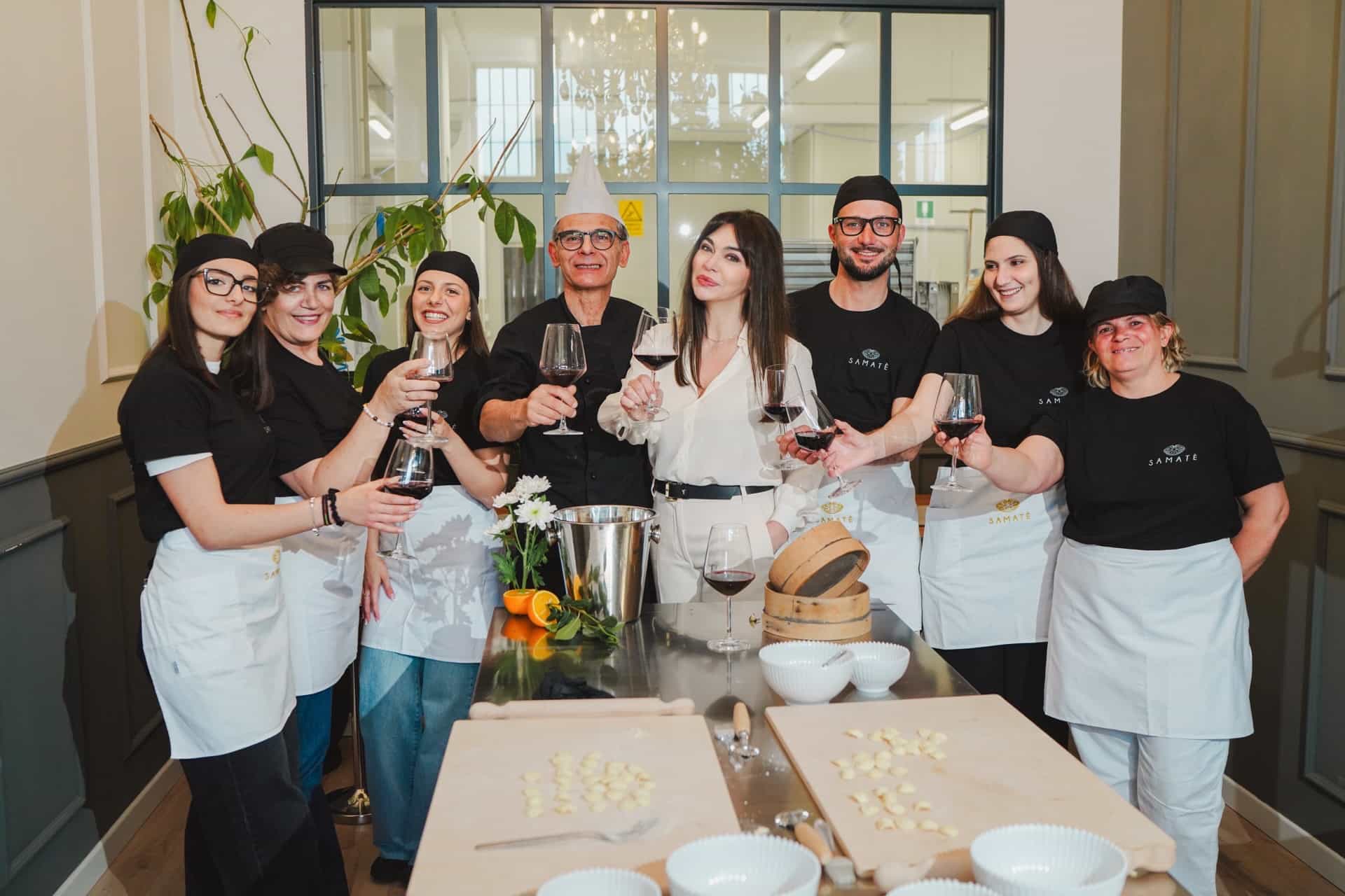 Pasta-class in un tipico pastificio pugliese