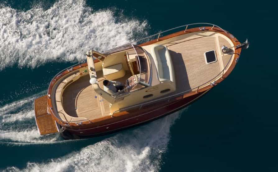 Transfer by private boat from Capri to Ischia or vice versa