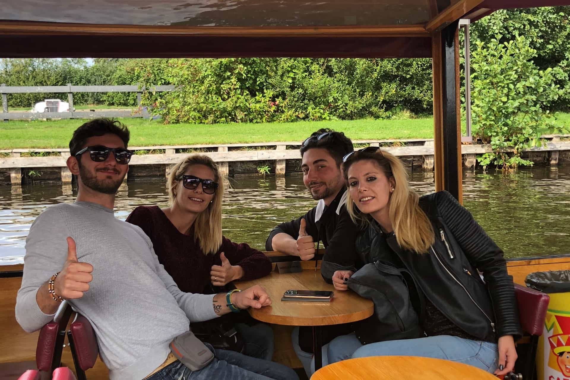 Amsterdam: Zaanse Schans Volendam and Giethoorn Tour