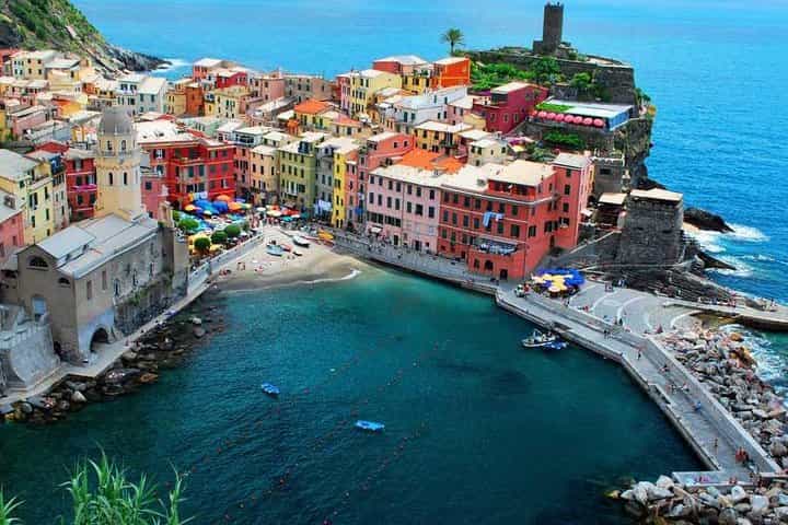 From Florence: Private minivan Tour to 5 Terre by Minivan