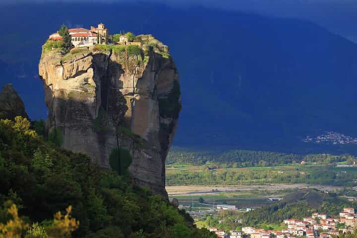Volos: Meteora Guided Trip with Monasteries & Hermitages