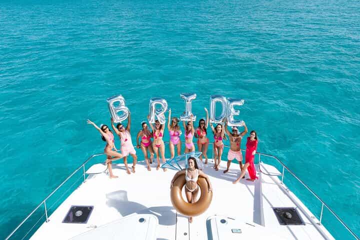 All Inclusive Cancún: Bachelorette Party on Catamaran 51" Leopard