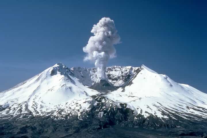 Small-group Mt. St. Helen National Park Tour from Seattle 