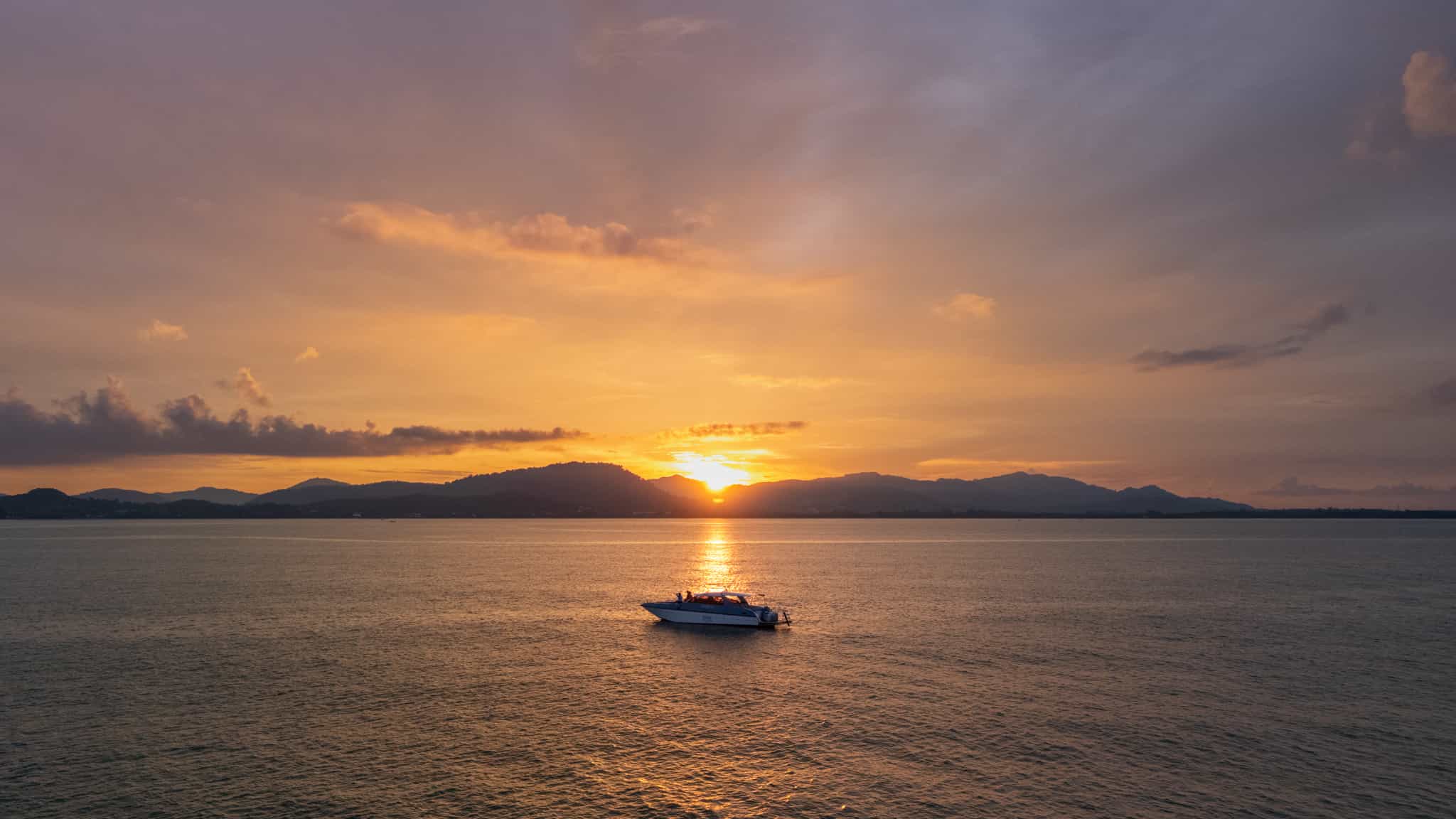 Phi Phi Sunset & Shark Spotting – Small Group
