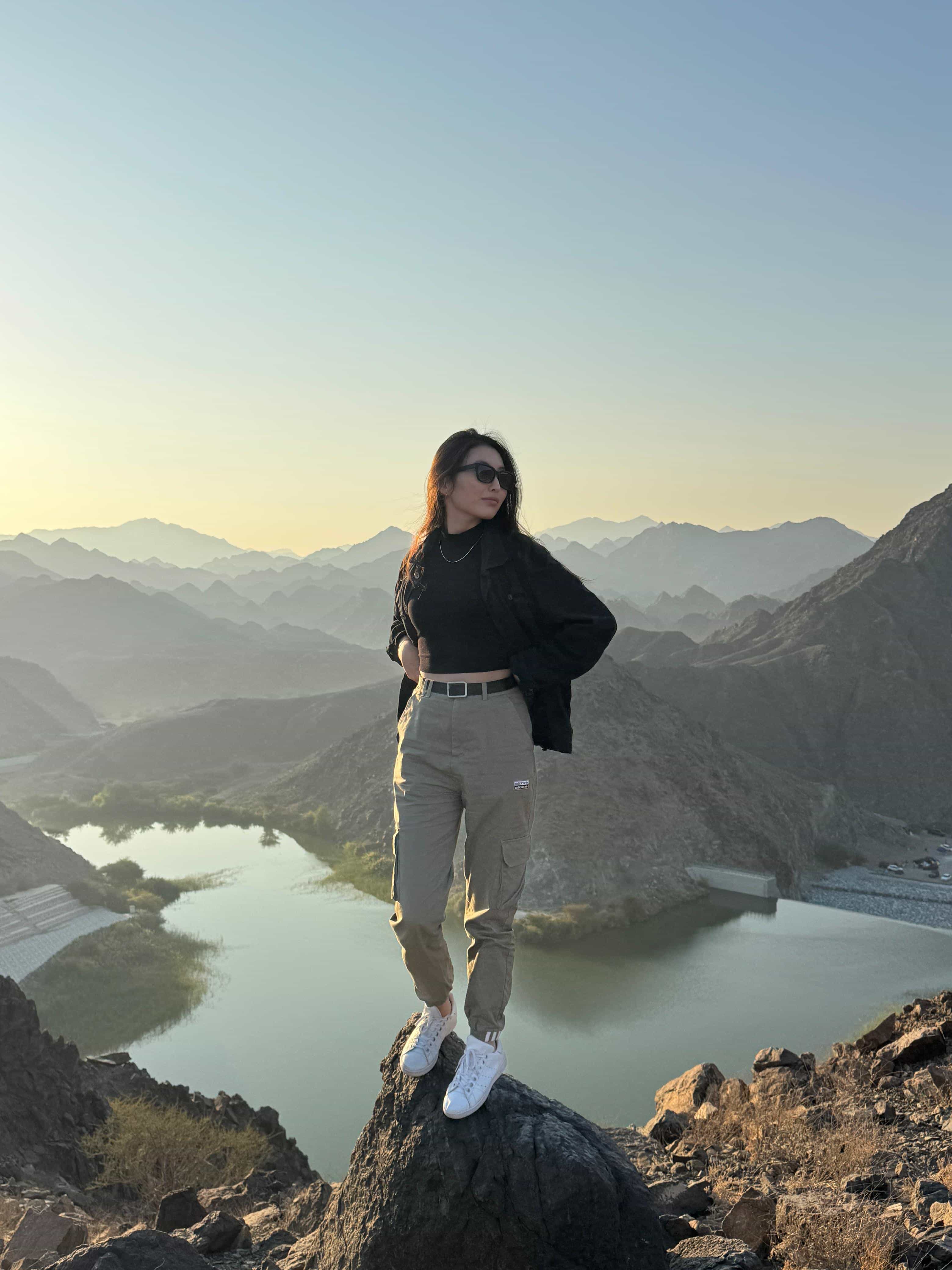 Dubai: challenging hiking guide trip to Wadi Shawka RAK