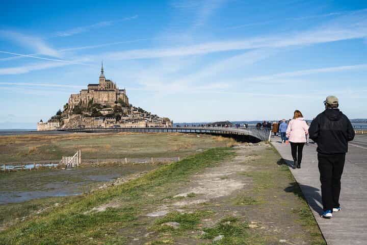 PRIVATE trip from Paris to Mont-Saint-Michel Full-Day Tour