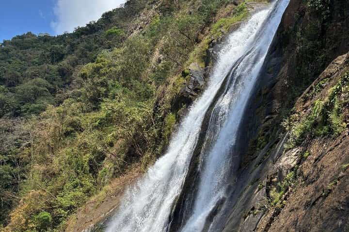 Bijagual Waterfall Hiking Tour 