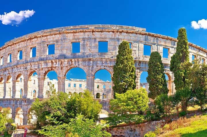 Private tour: Discover the Essence of Pula with a Local Pro