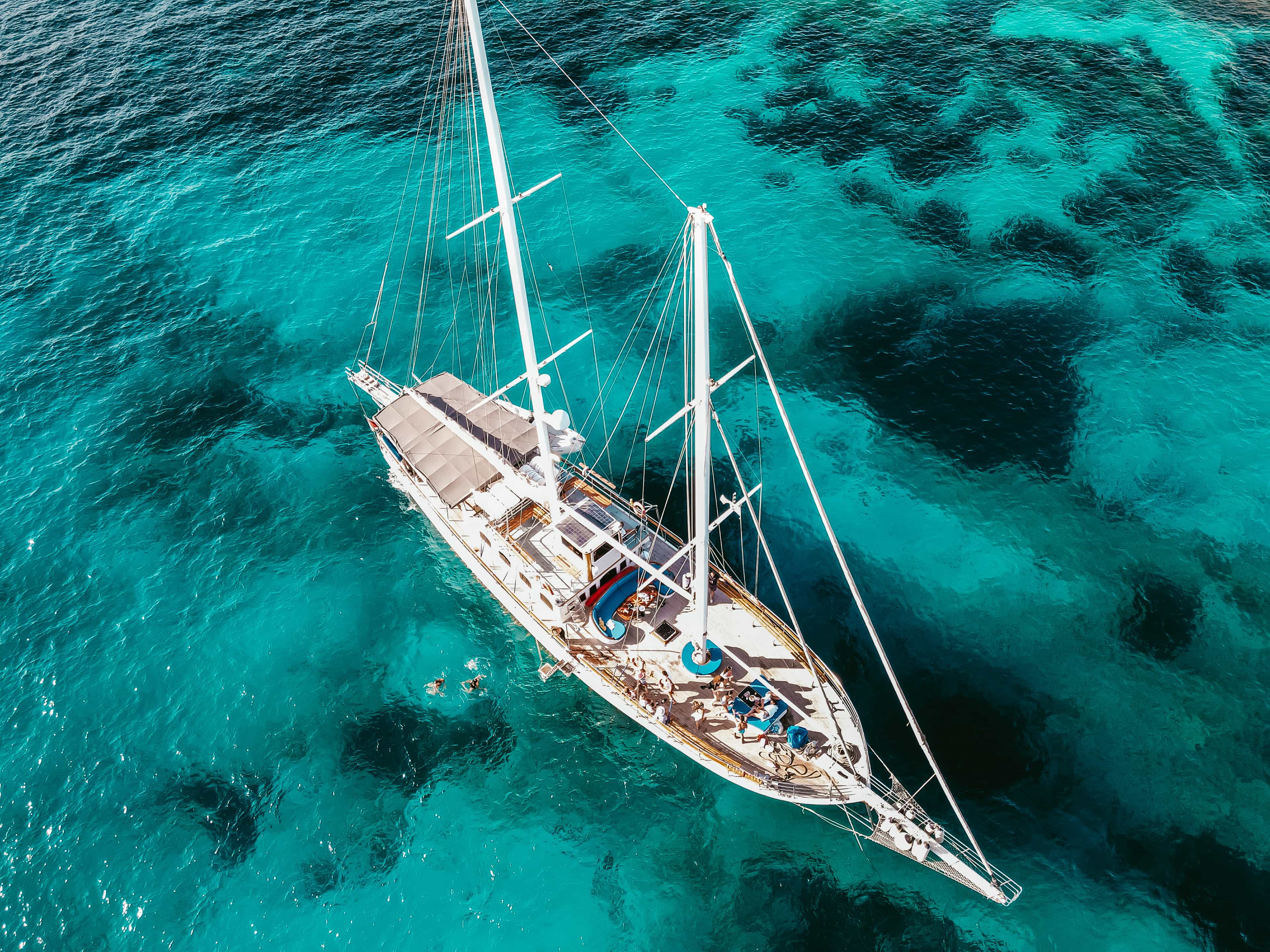 Three Bay Cruise Including Comino & Blue Lagoon (Full Day Including Lunch & Drinks)
