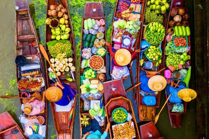 Bangkok Hotel Pick-up one-way: Floating Market and Railway Market Experience (Tour ends at SAMYAN MITRTOWN) Max 34 Participants