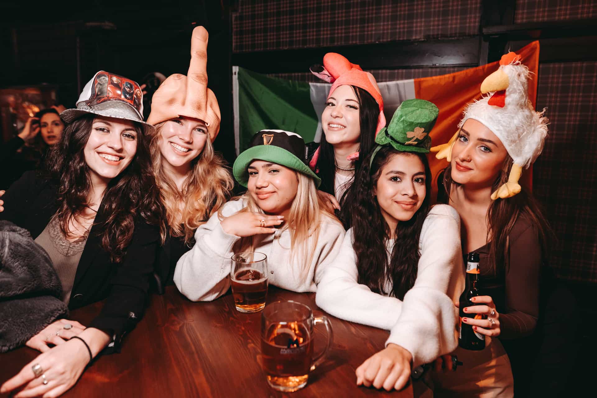 Barcelona Nightlife Experience: Karaoke, Dance & Club VIP Entrence