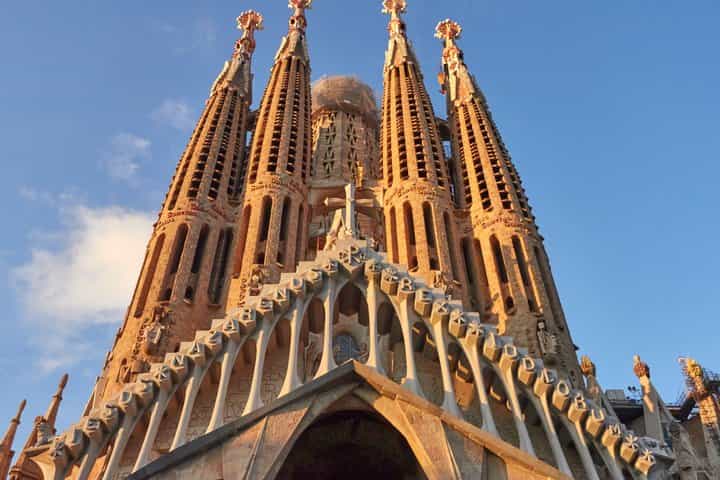 Barcelona Sagrada Familia Decoded Guided Tour