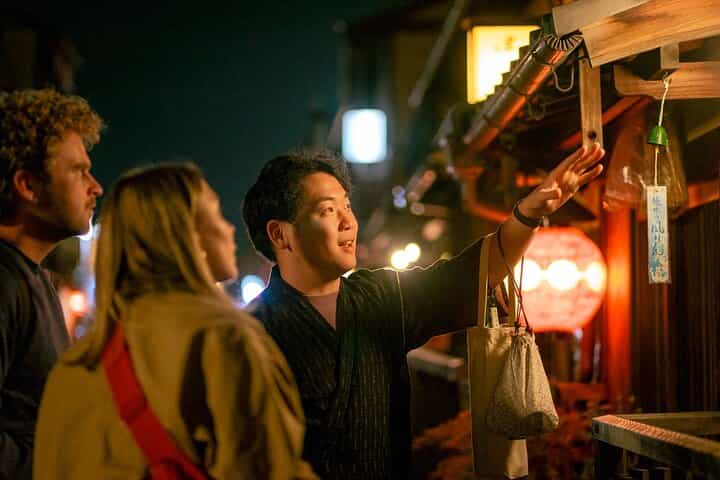 Kyoto Gion Night Walk: Sake, Secret Alleys & Geisha District