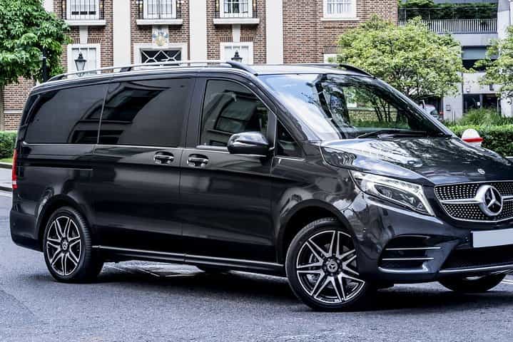 Departure Private Transfers: Mumbai City to Mumbai Airport BOM in Luxury Van
