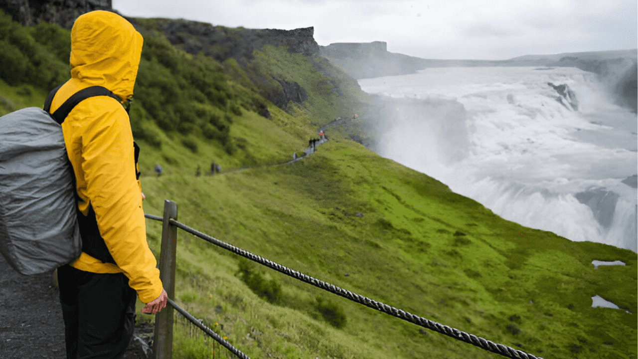 Golden Circle Tour with German Guide: Small Group from Cruise Terminal