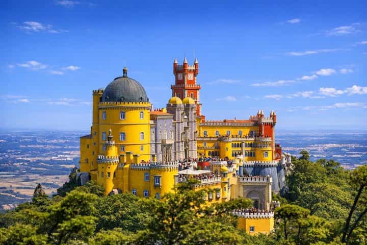 Lisbon: Sintra, Pena, Regaleira, Cabo Roca Coast and Cascais 8h