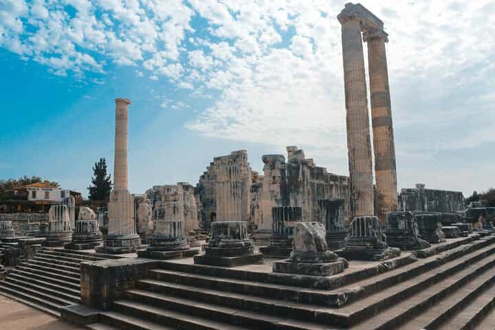 Private Guided Tour from Izmir to Didyma with Transportation