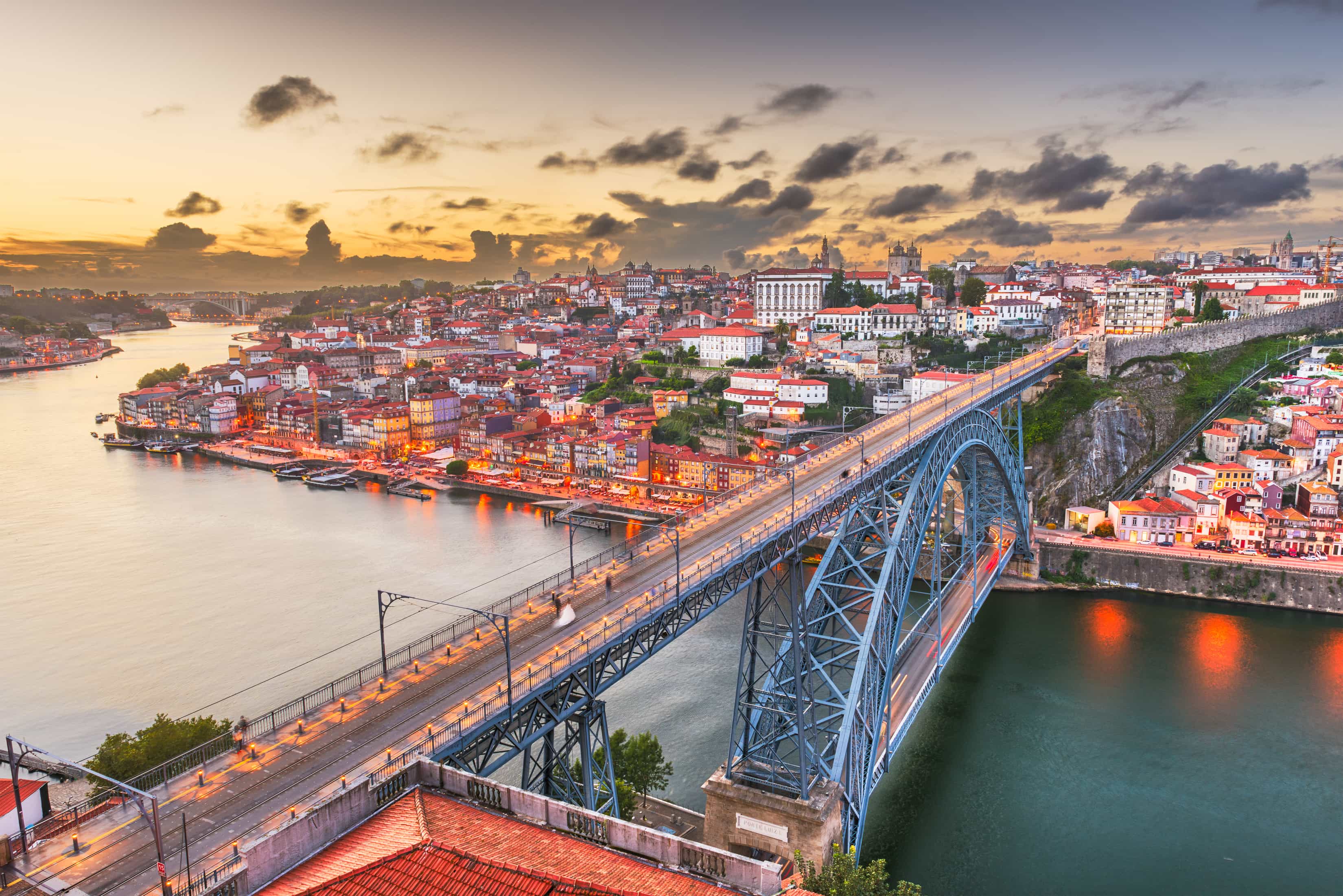 Porto and Gaia: Walking Tour of Douro's Two Riversides
