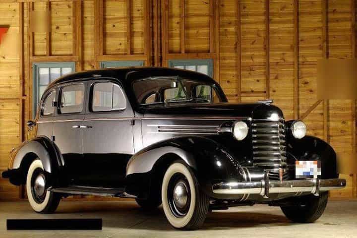 Historical Private Tour of São Paulo In Classic Cars – Packard 1938, Chev 1939